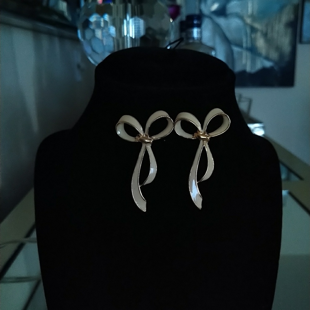 BEAUTIFUL EARRINGS
